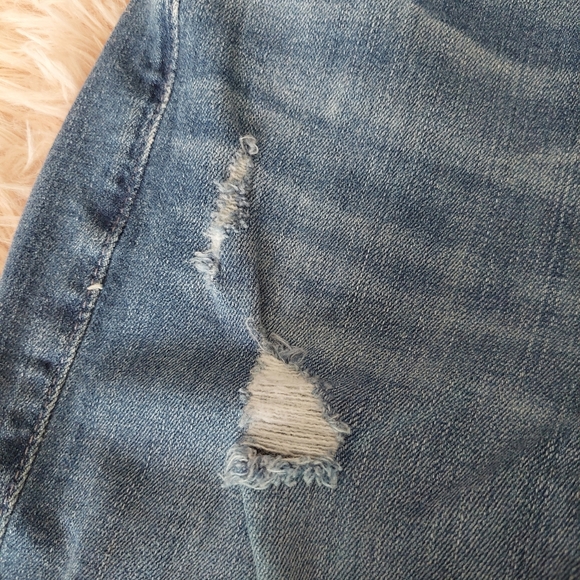 Hollister Distressed Straight Jean - High Rise - Size 00 w23 - Picture 7 of 12